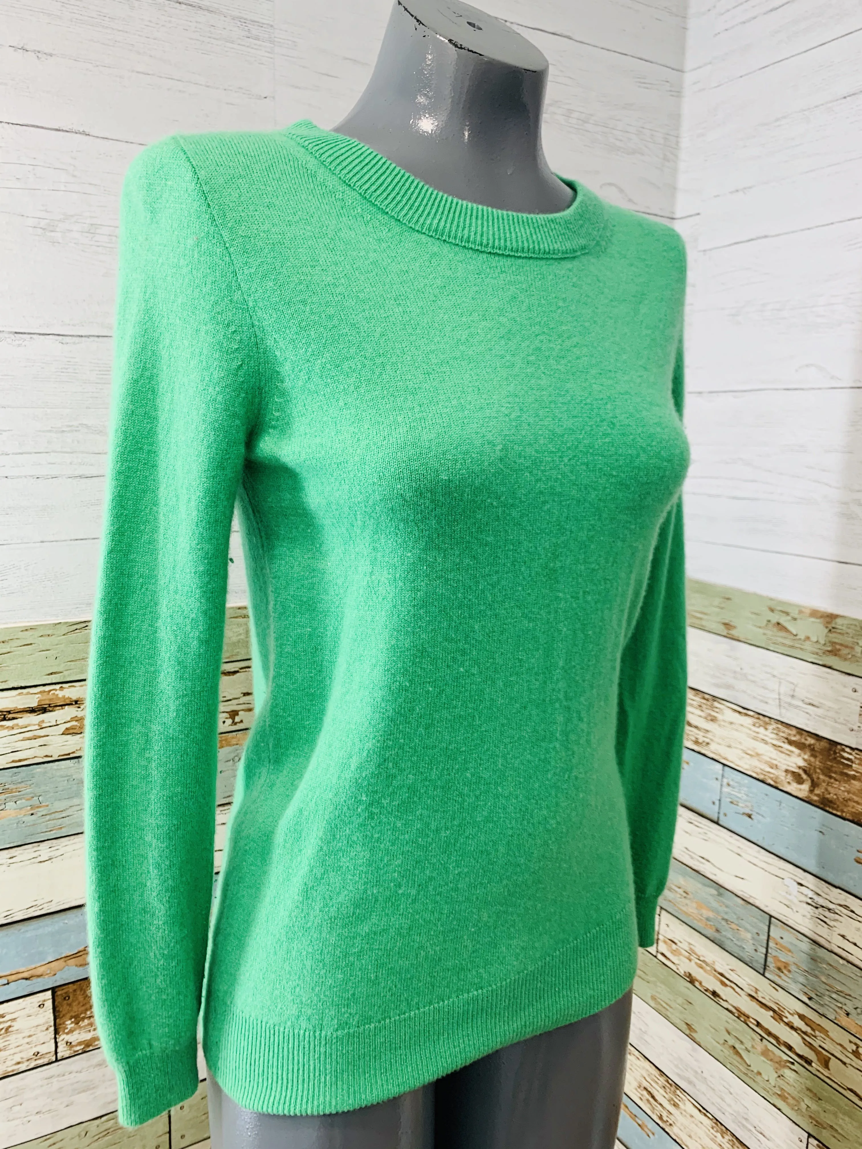 00's Green Crew Neck Cashmere Sweater by Enzo M