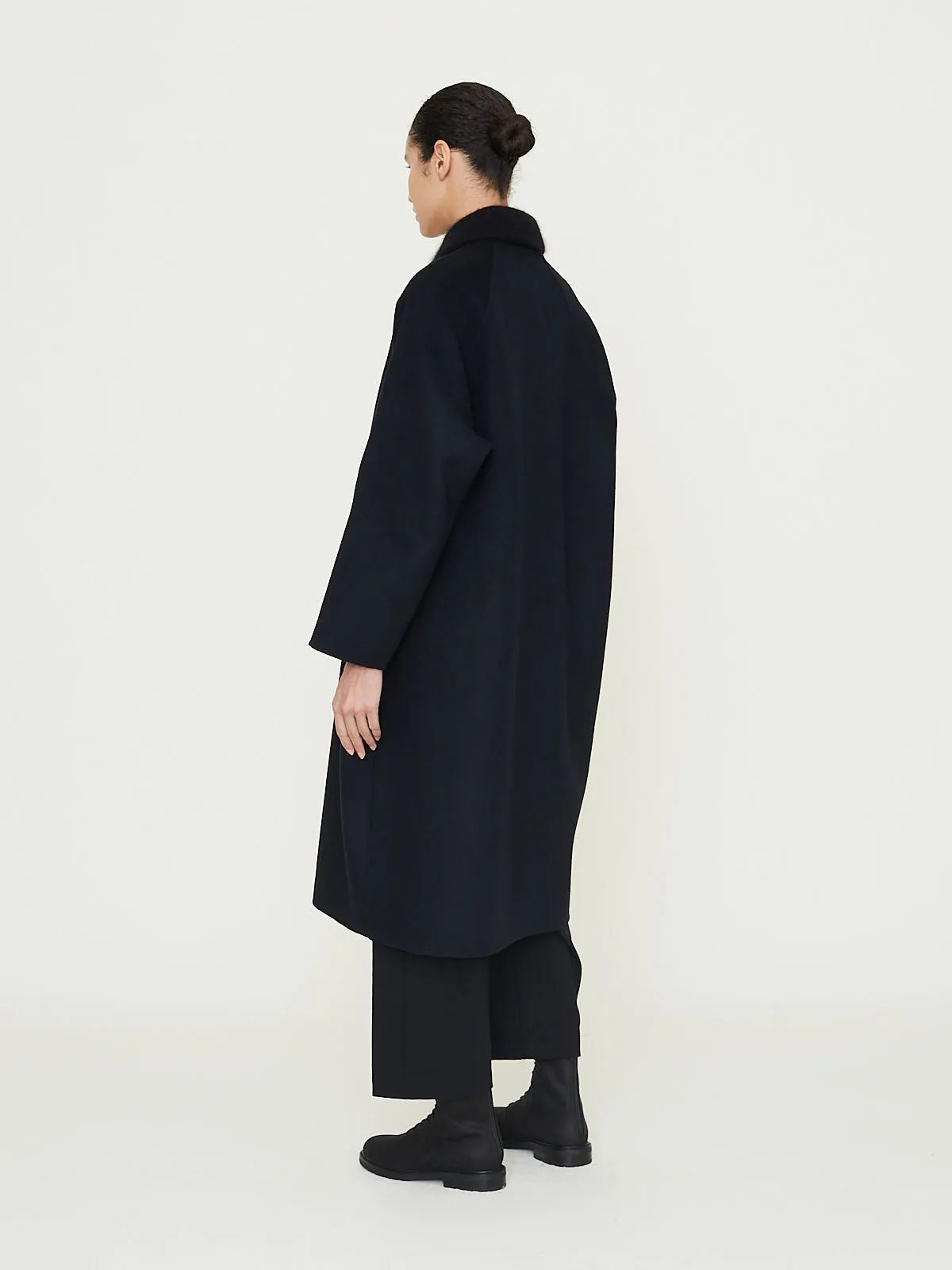 Attached Collar Coat in Black