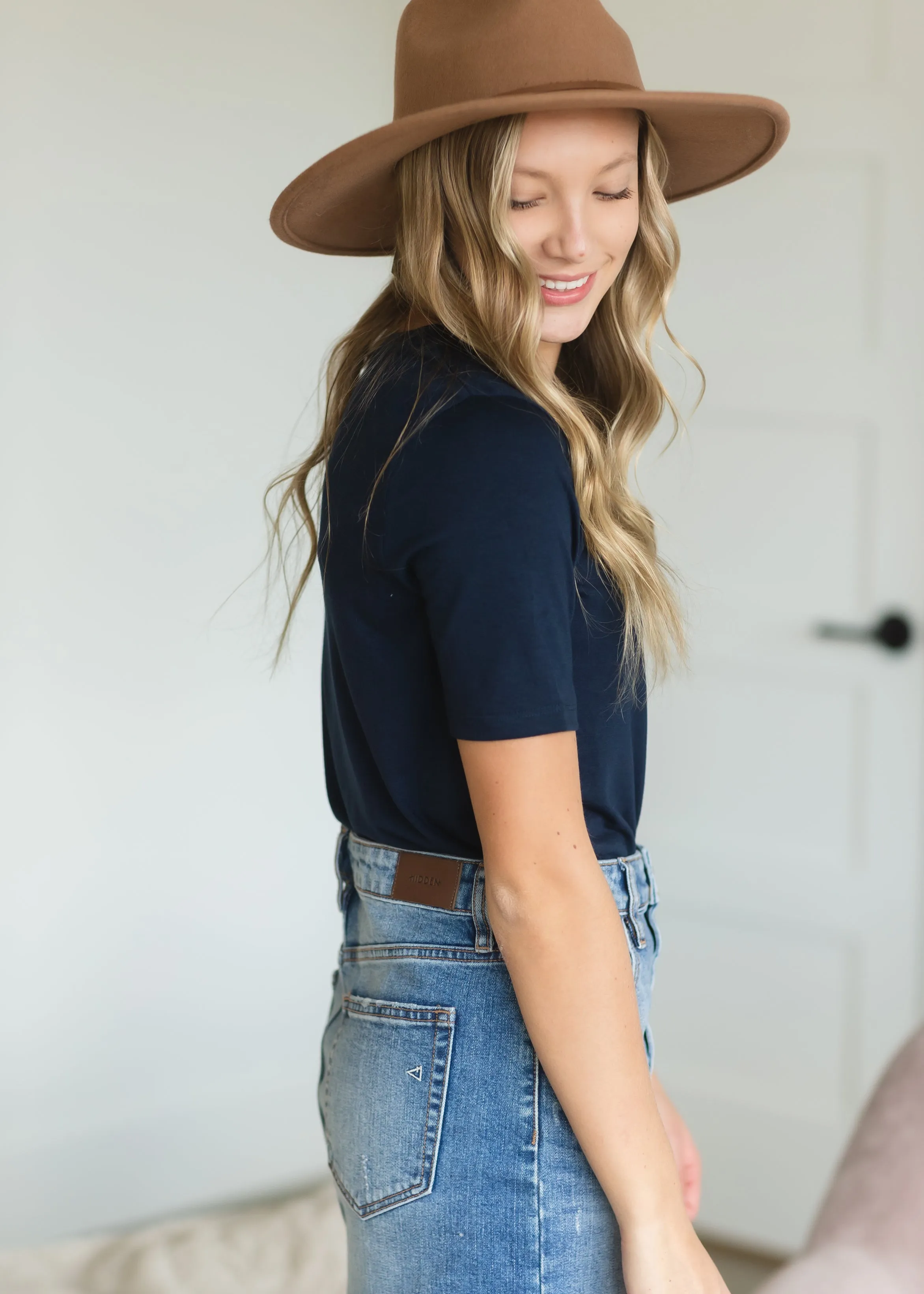 Basic Short Sleeve Navy Crew Neck Tee