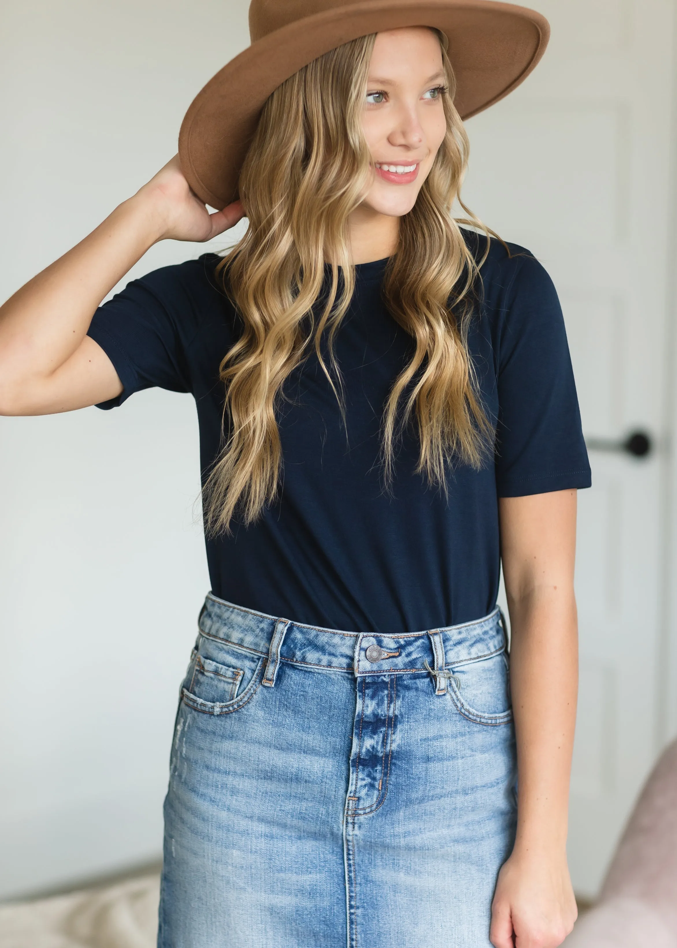 Basic Short Sleeve Navy Crew Neck Tee