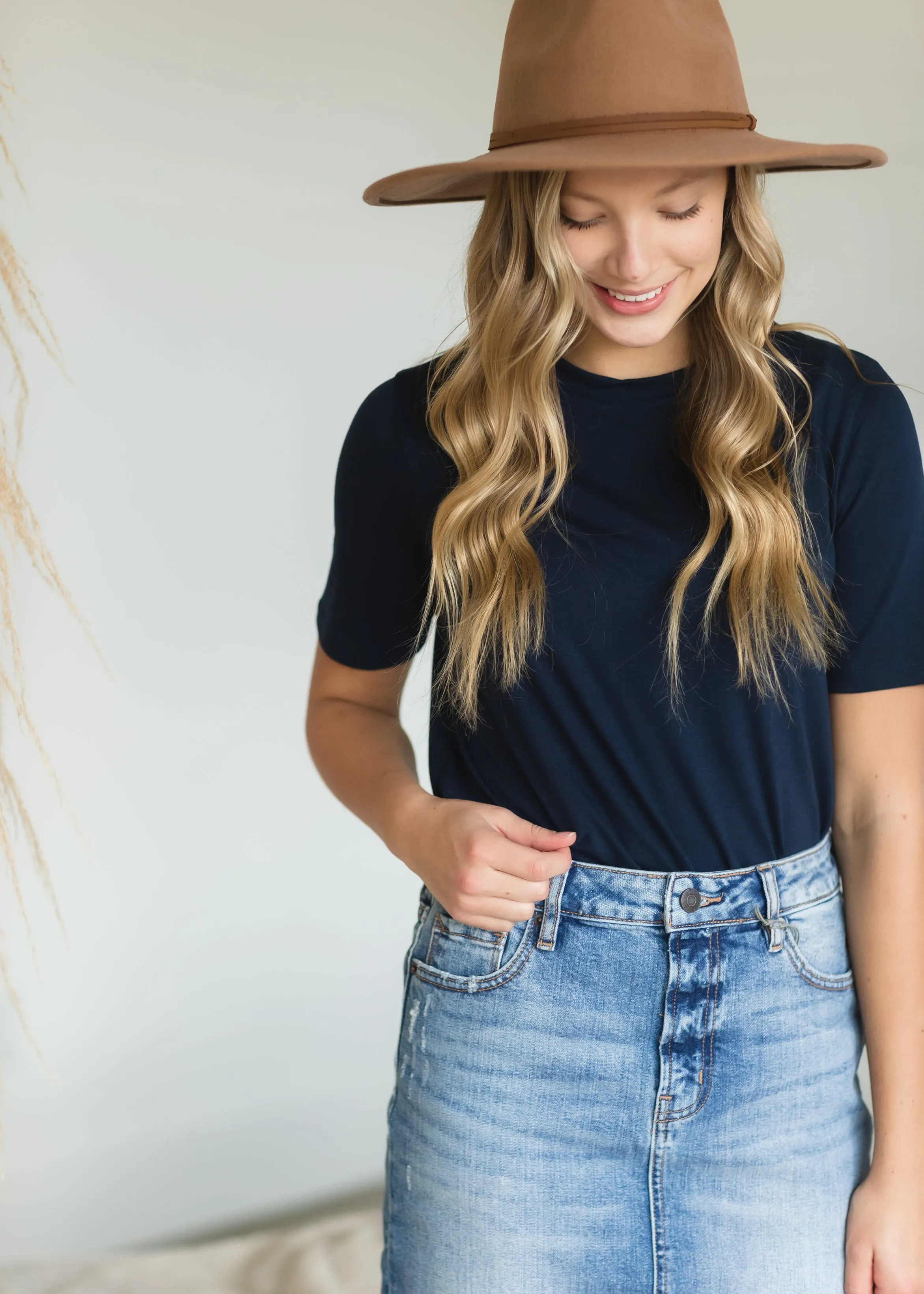 Basic Short Sleeve Navy Crew Neck Tee