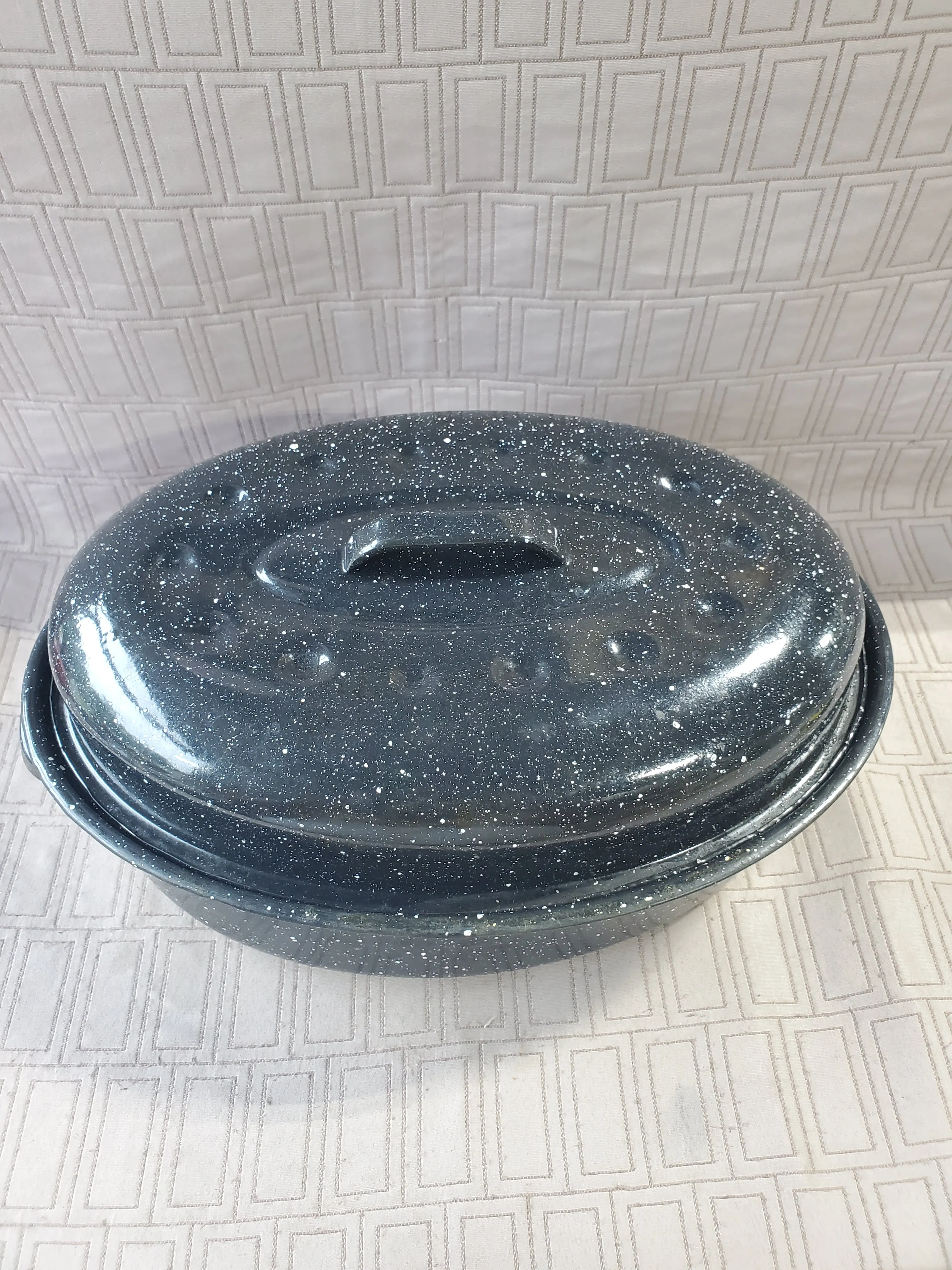 Black and White Speckled Oval Roaster Pan