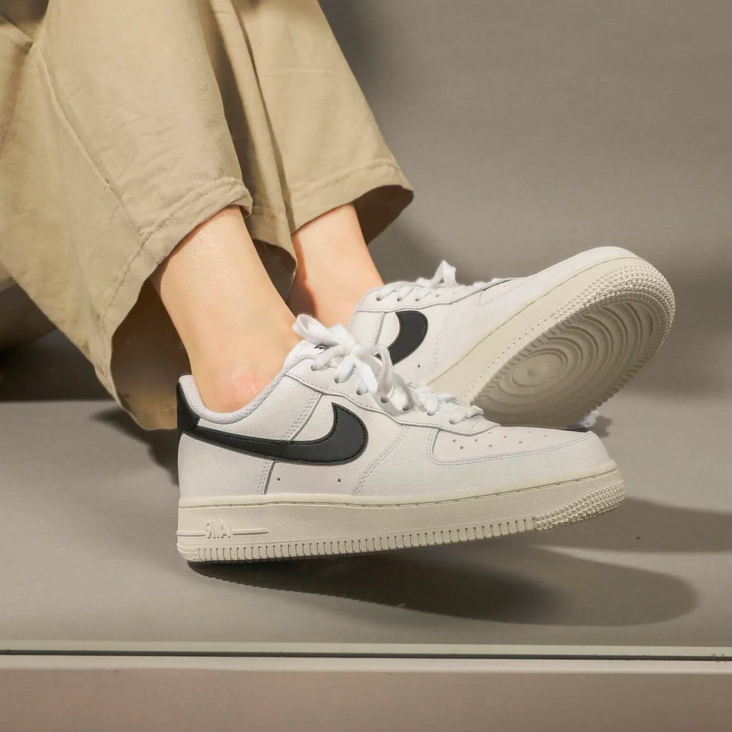 Nike Air Force 1 Low '07 White Black Sail (Women's) [315115-165]