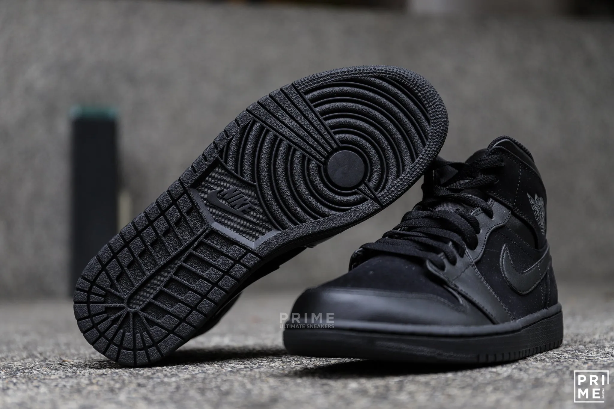 NIKE Air Jordan 1 MID BLACK - DARK  GREY-BLACK (554724-050)