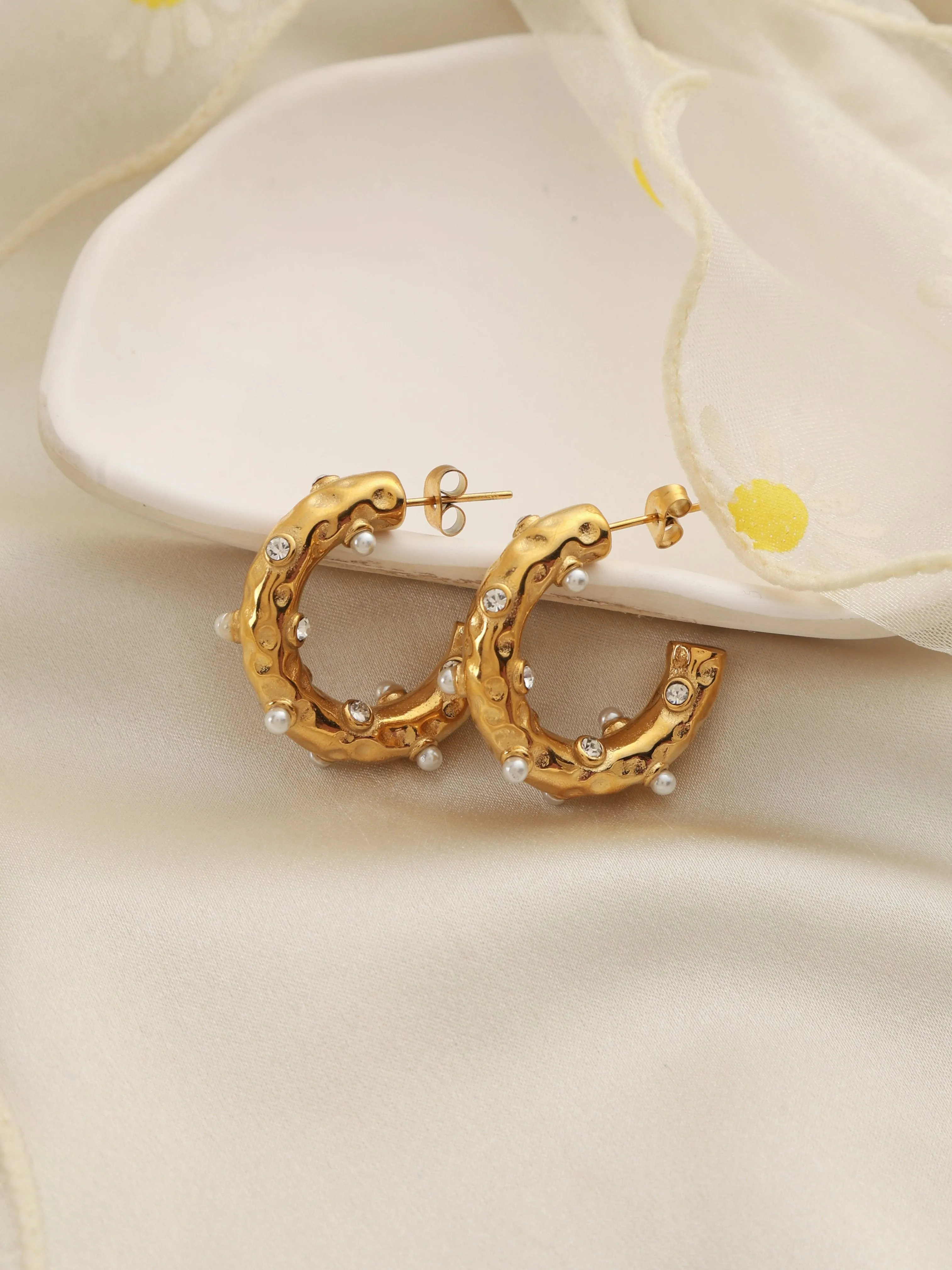 Pearl Bella Hoops