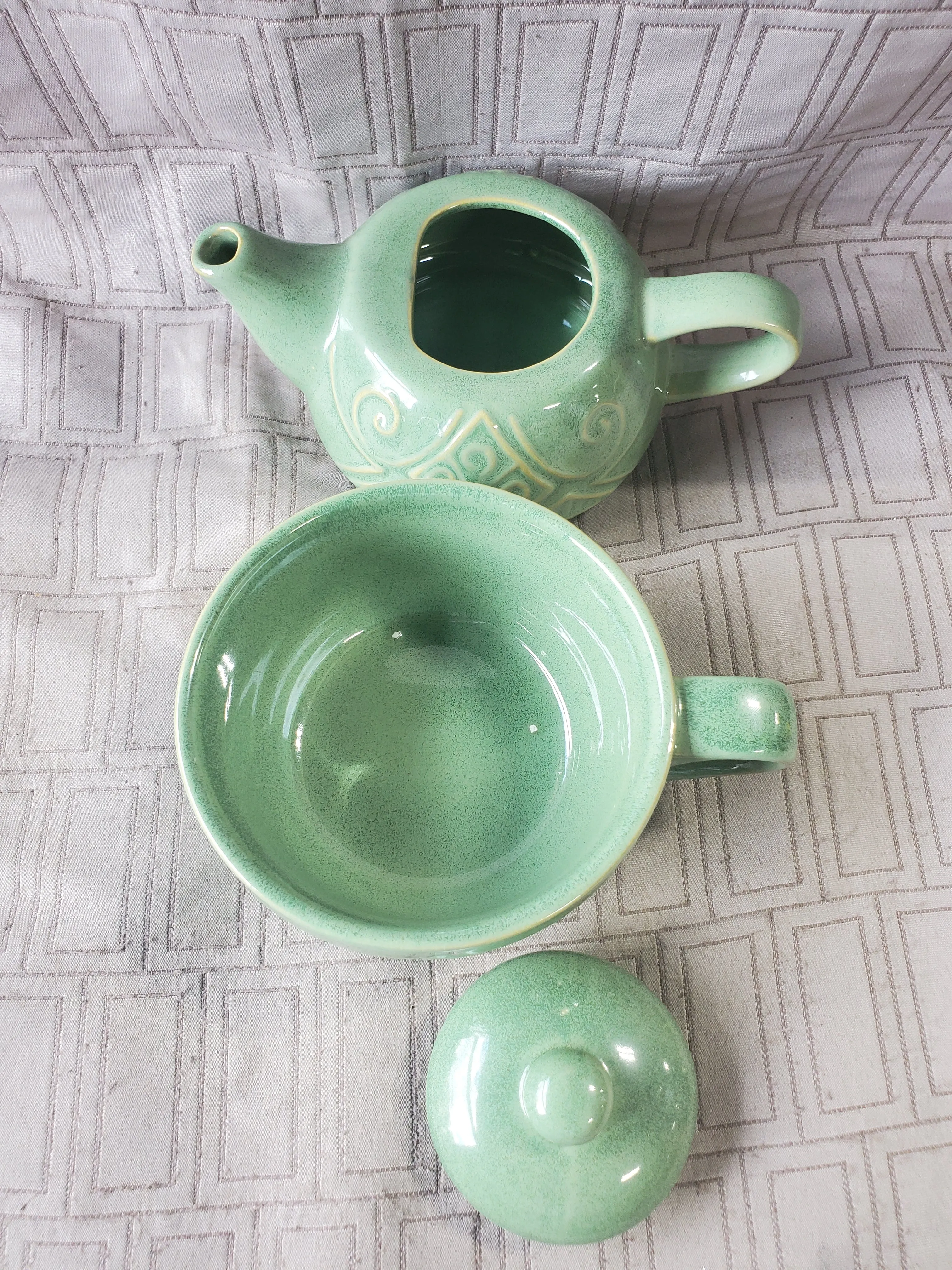 Pier 1 Green Embossed Stoneware Stacking Single Serving Teapot and Teacup Set