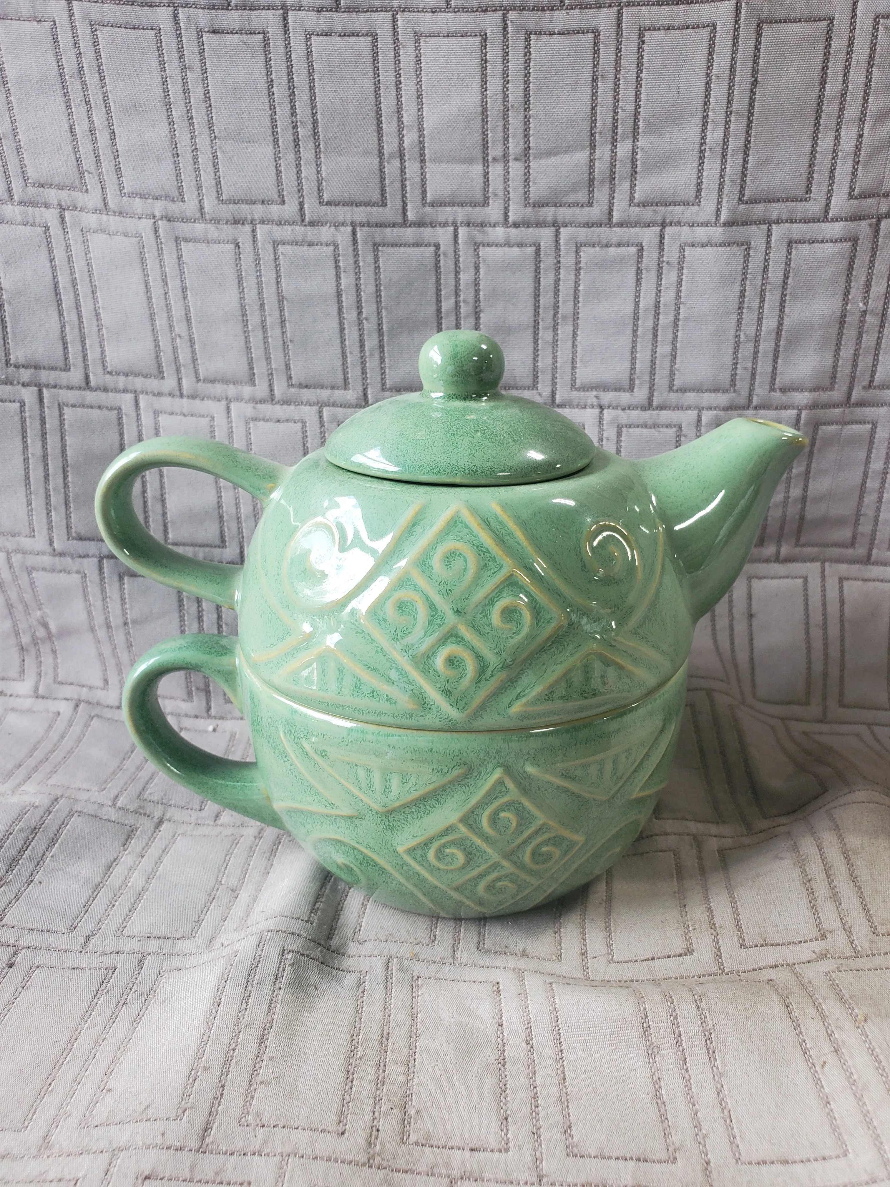 Pier 1 Green Embossed Stoneware Stacking Single Serving Teapot and Teacup Set