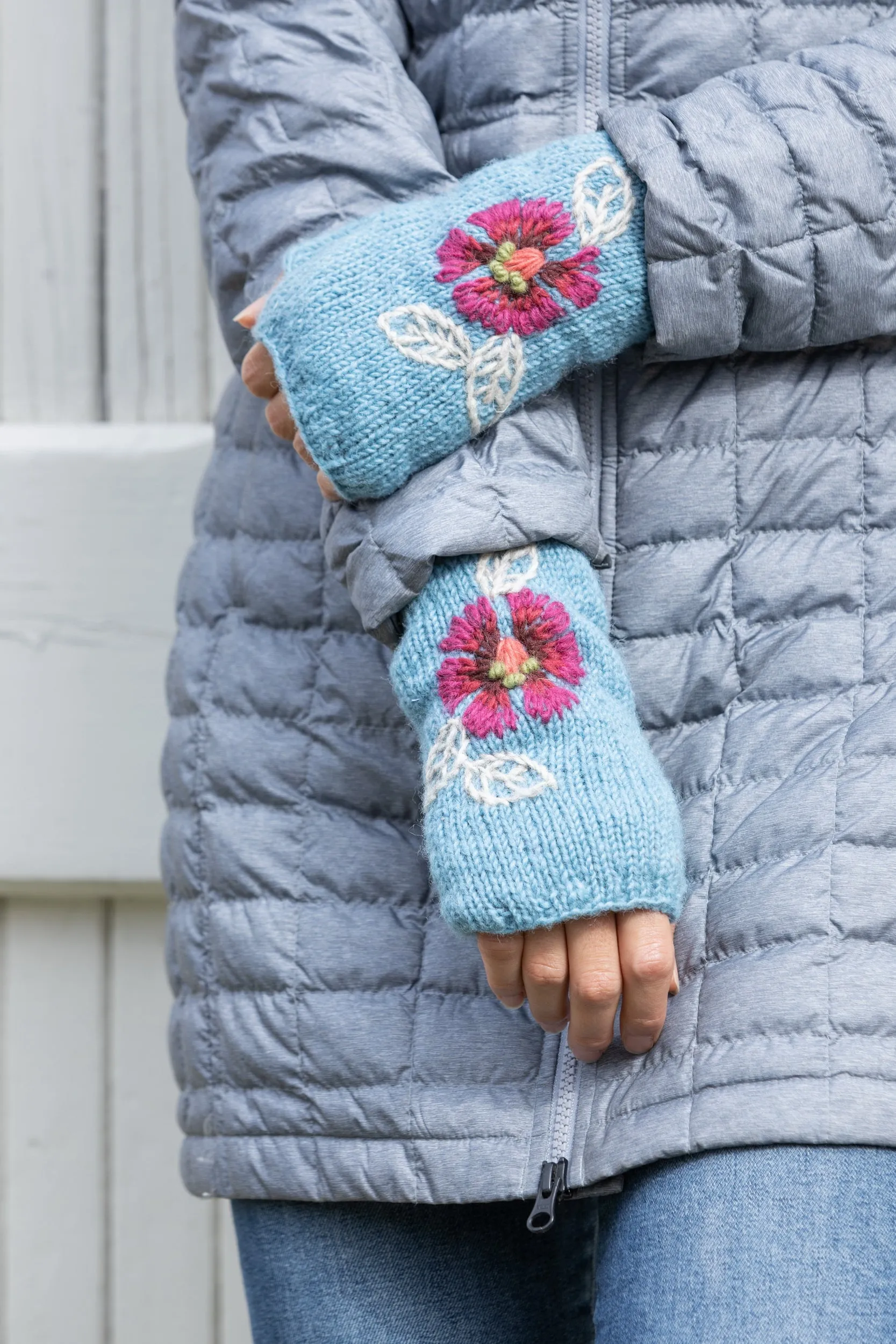 Cozy Rechargeable Handwarmer for Instant Warmth and Comfort - Perfect for Outdoor Activities and Cold Weather