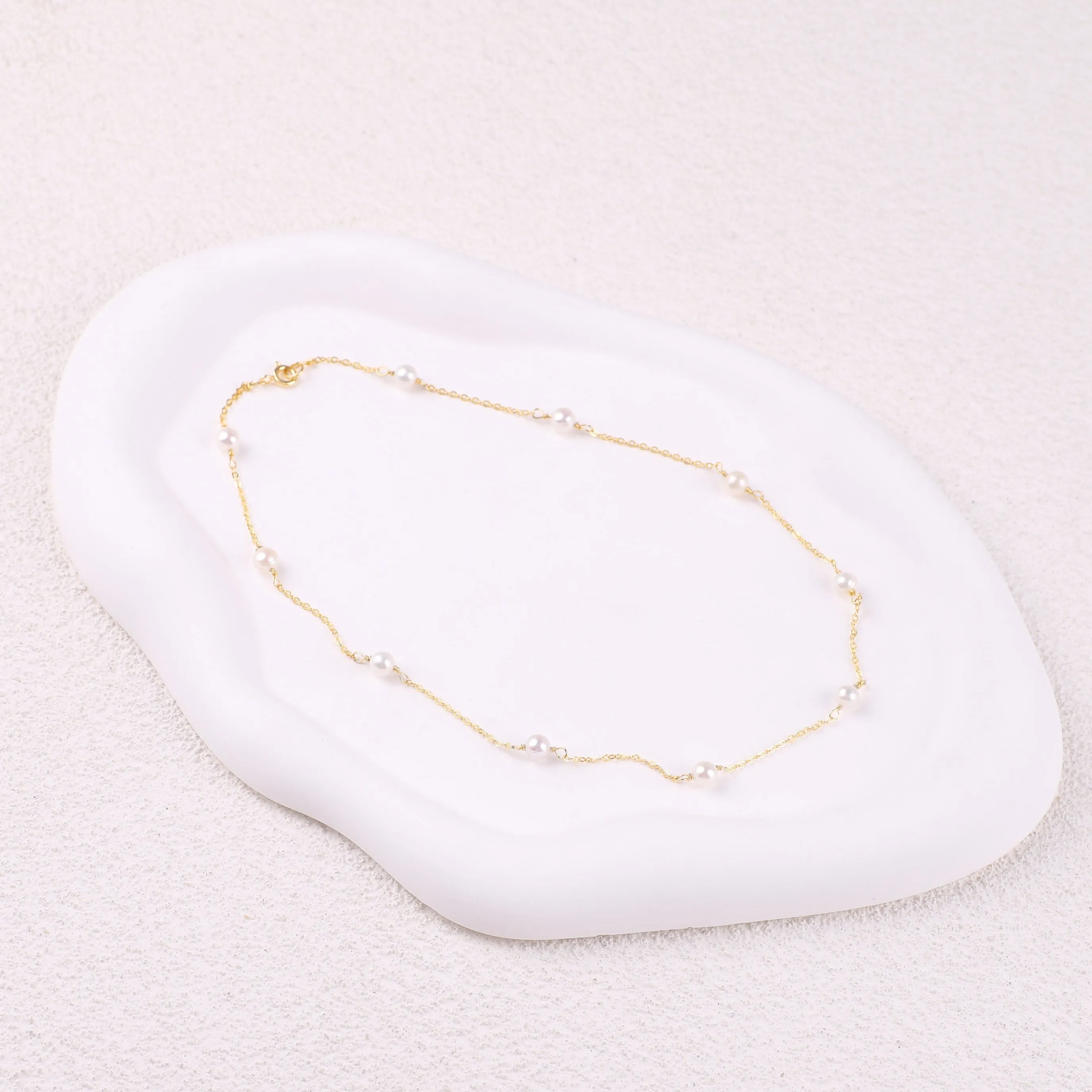 Ten Pearl Choker